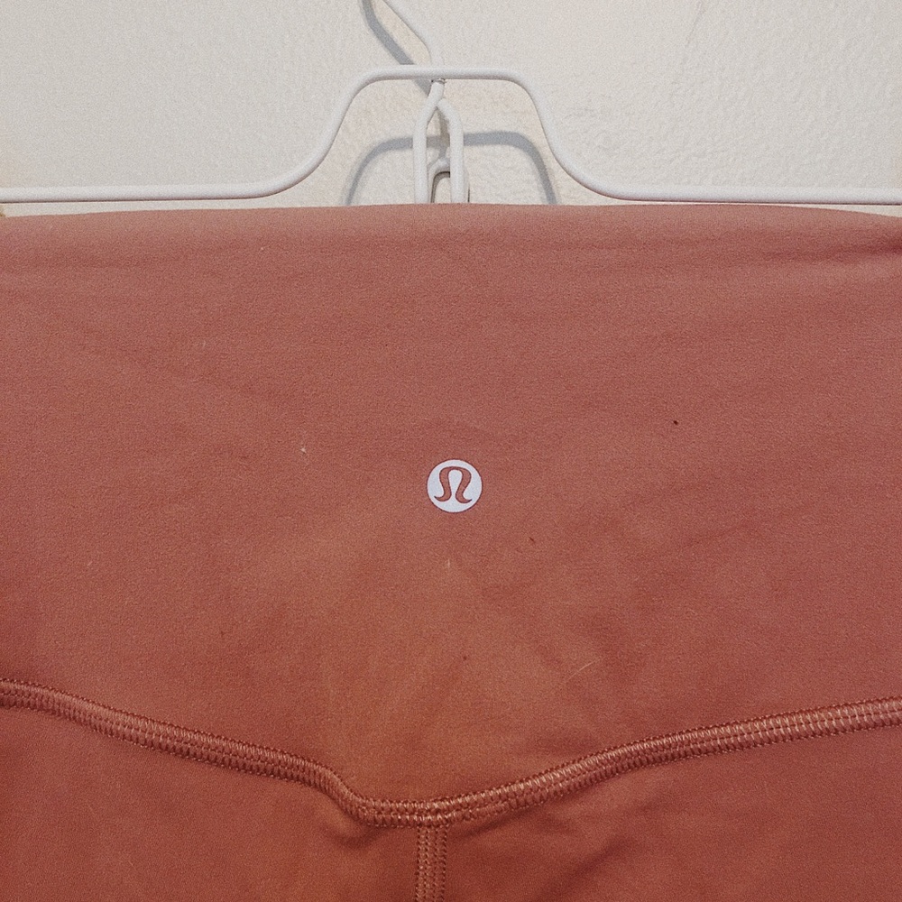 Lululemon - Picture 4 of 5